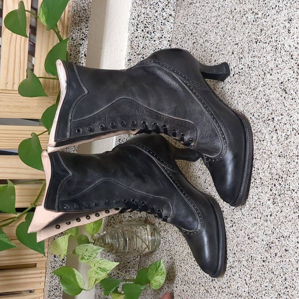 New in box Oak Tree Farms Jasmine Victorian boots Good Year Welt